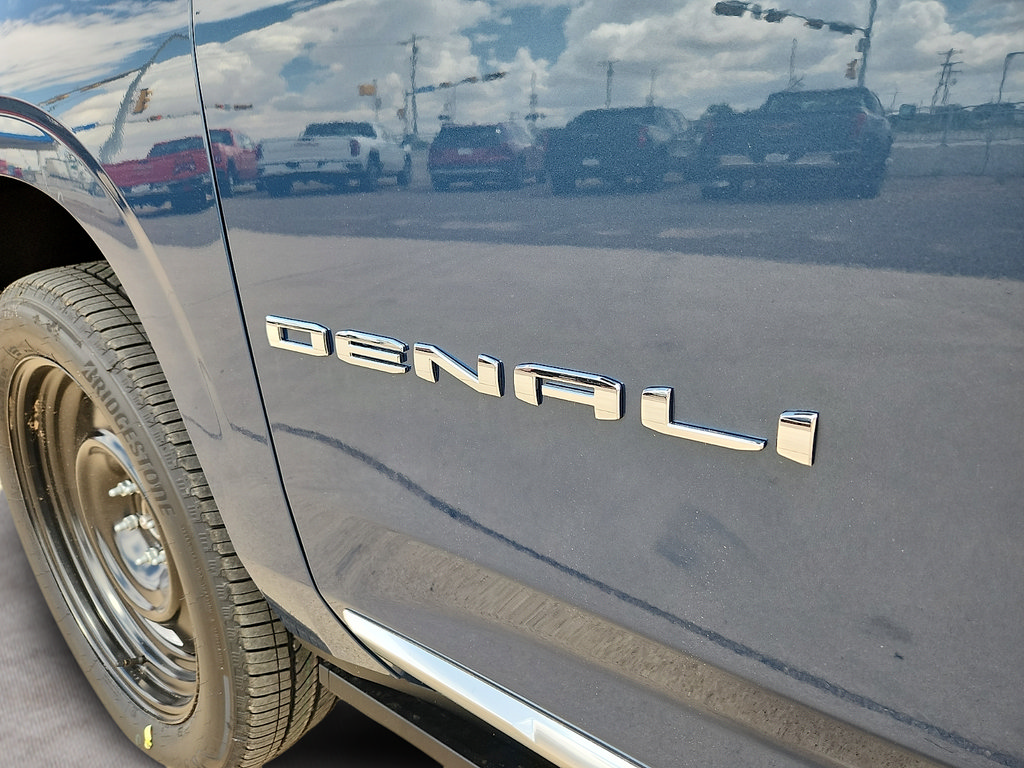 New 2026 GMC Yukon Denali w/ Denali Reserve Package AWD/4WD image 25