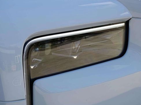 Certified 2025 Rolls-Royce Cullinan AWD/4WD image 22