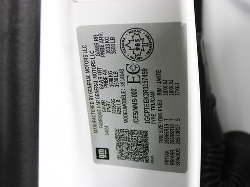 Used 2024 Chevrolet Colorado Trail Boss w/ Technology Package image 50