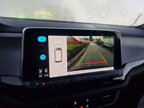 New 2026 Volkswagen Atlas Cross Sport SE image 10