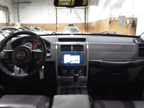 Used 2012 Jeep Liberty Sport image 33