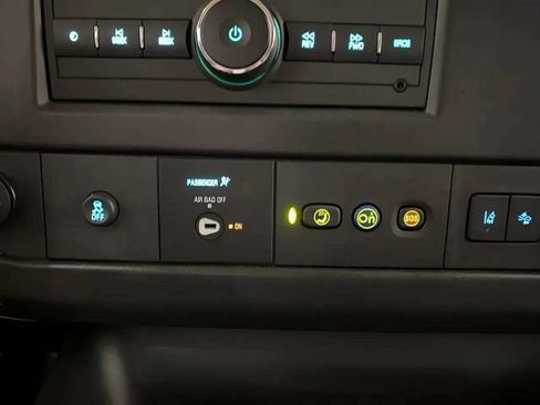 Used 2025 Chevrolet Express 3500 LT w/ LT Preferred Equipment Group RWD image 39