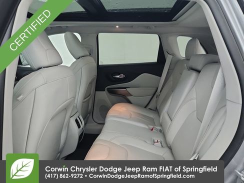 Used 2022 Jeep Cherokee Latitude Lux w/ Sun & Sound Group AWD/4WD image 29
