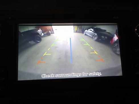 Used 2017 Nissan Titan SL image 23