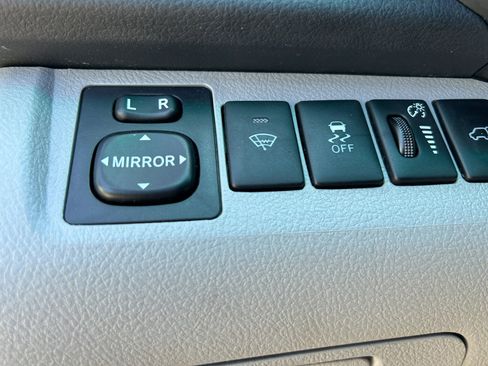 Used 2013 Toyota Highlander SE AWD/4WD image 23