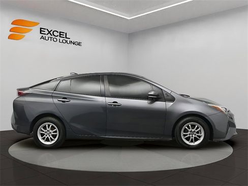 Used 2016 Toyota Prius Two image 6