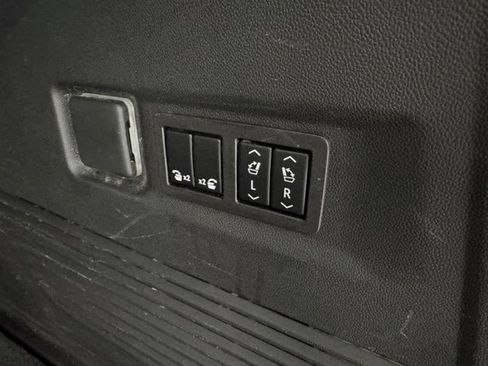 Used 2023 Chevrolet Suburban RST w/ Luxury Package AWD/4WD image 44
