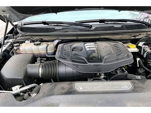 Certified 2024 Jeep Wagoneer Series III AWD/4WD image 12