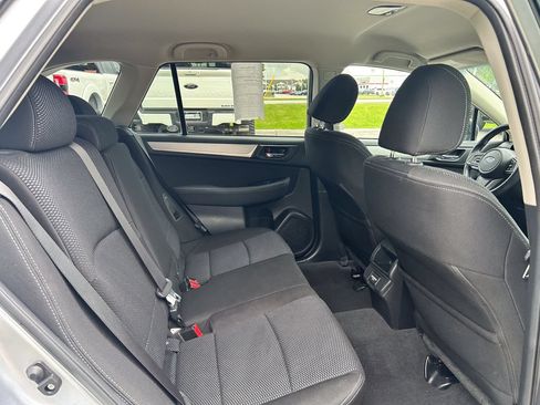 Used 2018 Subaru Outback 2.5i Premium AWD/4WD image 16