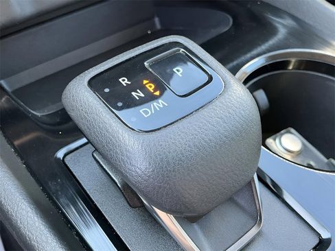 Used 2023 Nissan Rogue SV image 33