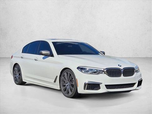 Used 2018 BMW M550i xDrive image 3