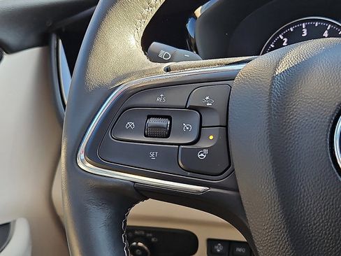 Used 2022 Buick Envision Avenir w/ Technology Package II image 22