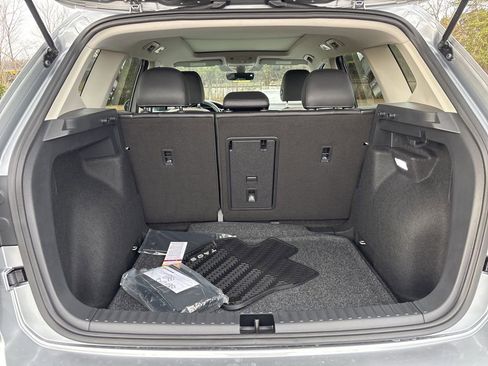 New 2026 Volkswagen Taos SE image 12