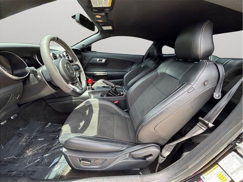 Used 2018 Ford Mustang Shelby GT350 w/ Convenience Package RWD image 2