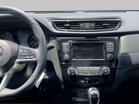 Used 2020 Nissan Rogue S w/ Special Edition Package FWD image 7