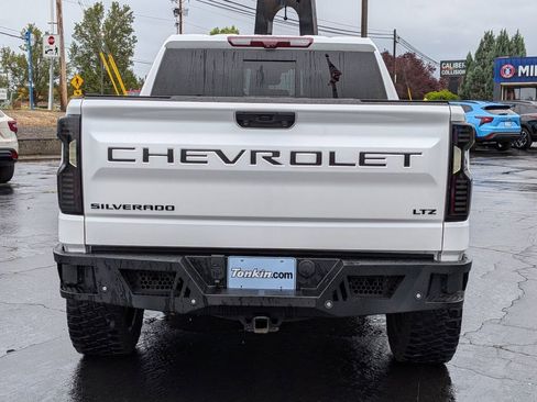 Used 2022 Chevrolet Silverado 1500 LTZ w/ LTZ Premium Package AWD/4WD image 5