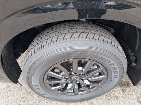 New 2025 Nissan Armada SV image 29