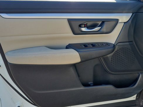 Used 2018 Honda CR-V LX image 13