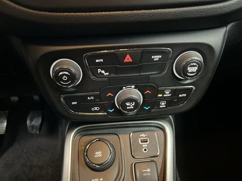 Used 2019 Jeep Compass Latitude w/ Popular Equipment Group image 17