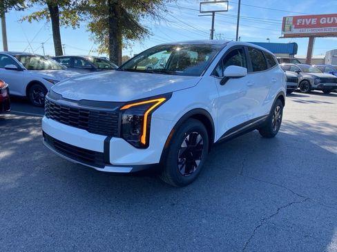 New 2026 Kia Sportage LX image 3