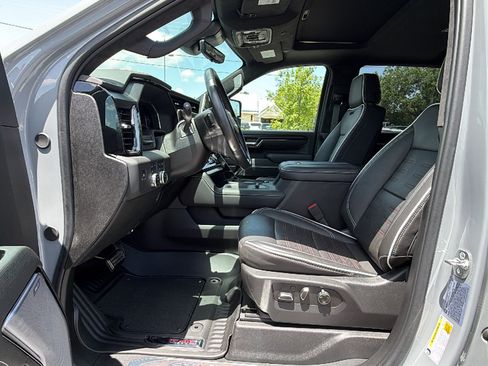 Used 2025 GMC Sierra 2500 AT4X AWD/4WD image 10