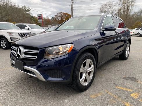 Used 2018 Mercedes-Benz GLC 300 GLC 300 4MATIC Sport Utility 4 image 2