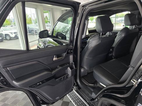 Used 2026 Toyota 4Runner Limited AWD/4WD image 37