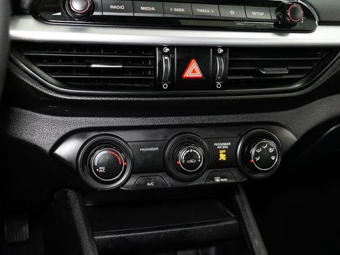 Used 2022 Kia Forte LXS image 16