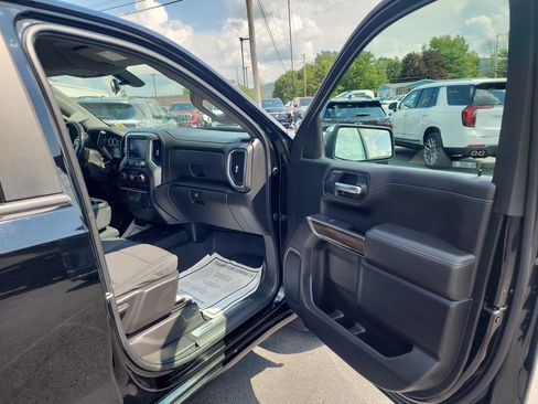 Certified 2021 Chevrolet Silverado 1500 LT AWD/4WD image 30