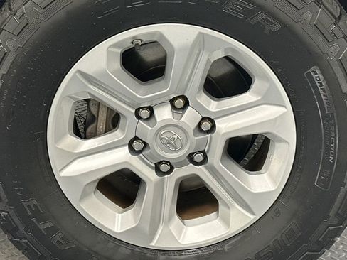 Used 2017 Toyota 4Runner SR5 Premium AWD/4WD image 17