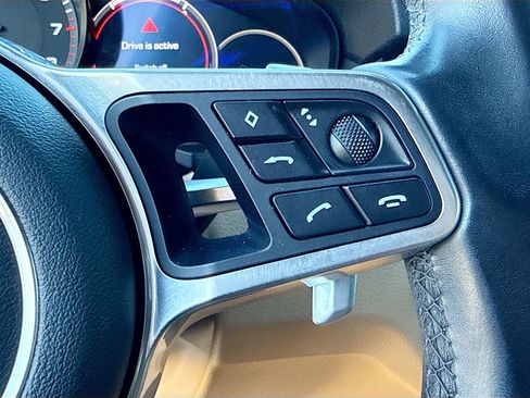 Used 2019 Porsche Cayenne AWD image 38
