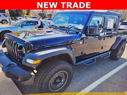 Used 2020 Jeep Gladiator Sport w/ Quick Order Package 24S image 2