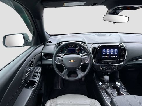 Used 2024 Chevrolet Traverse LT FWD image 19
