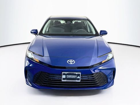 Used 2025 Toyota Camry LE FWD image 2