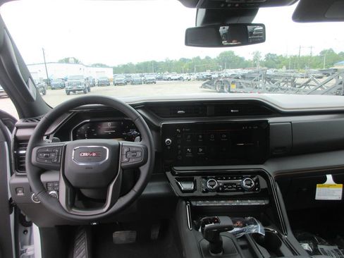 New 2026 GMC Sierra 1500 AT4 w/ AT4 Premium Package AWD/4WD image 16