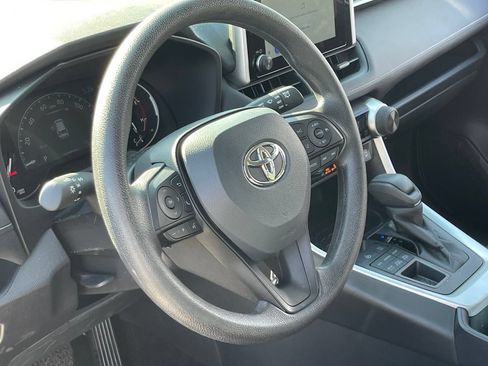 Used 2025 Toyota RAV4 LE AWD/4WD image 7
