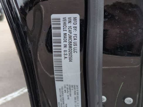 Used 2021 Jeep Cherokee Latitude AWD/4WD image 35
