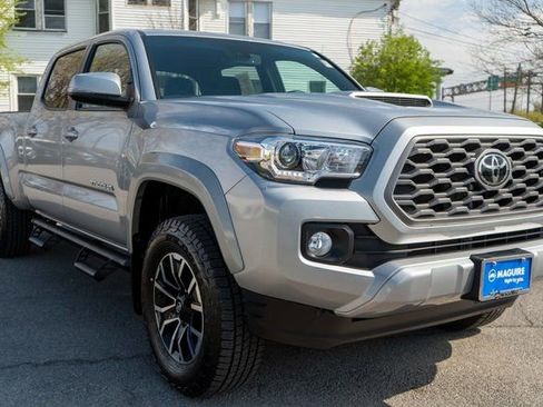 Used 2023 Toyota Tacoma TRD Sport AWD/4WD image 4