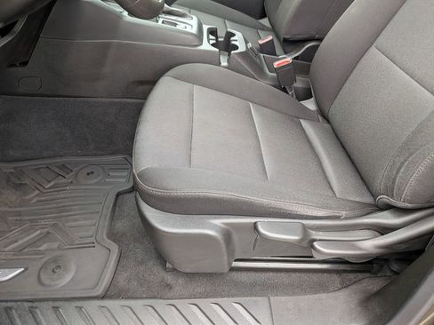 Used 2024 Chevrolet Colorado W/T image 15