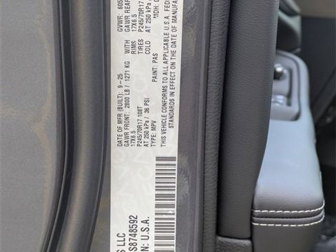 New 2025 Jeep Grand Cherokee Laredo w/ Luxury Tech Group I image 31