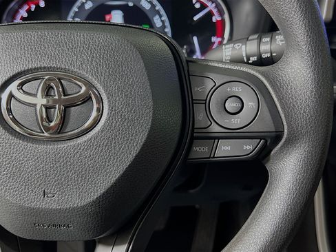 Used 2025 Toyota RAV4 XLE FWD image 20