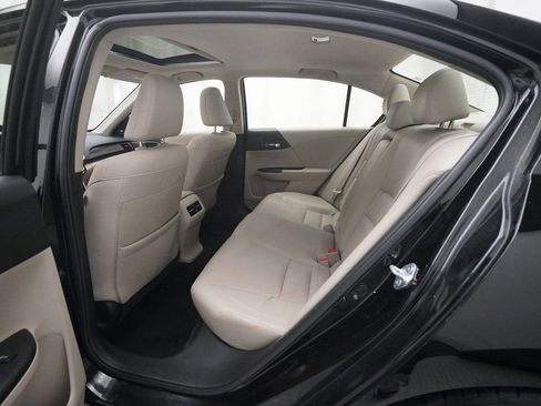 Used 2017 Honda Accord Touring image 15