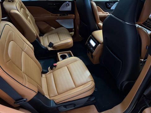 Used 2023 Lincoln Aviator Black Label image 51