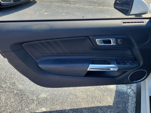 Used 2020 Ford Mustang Premium RWD image 9