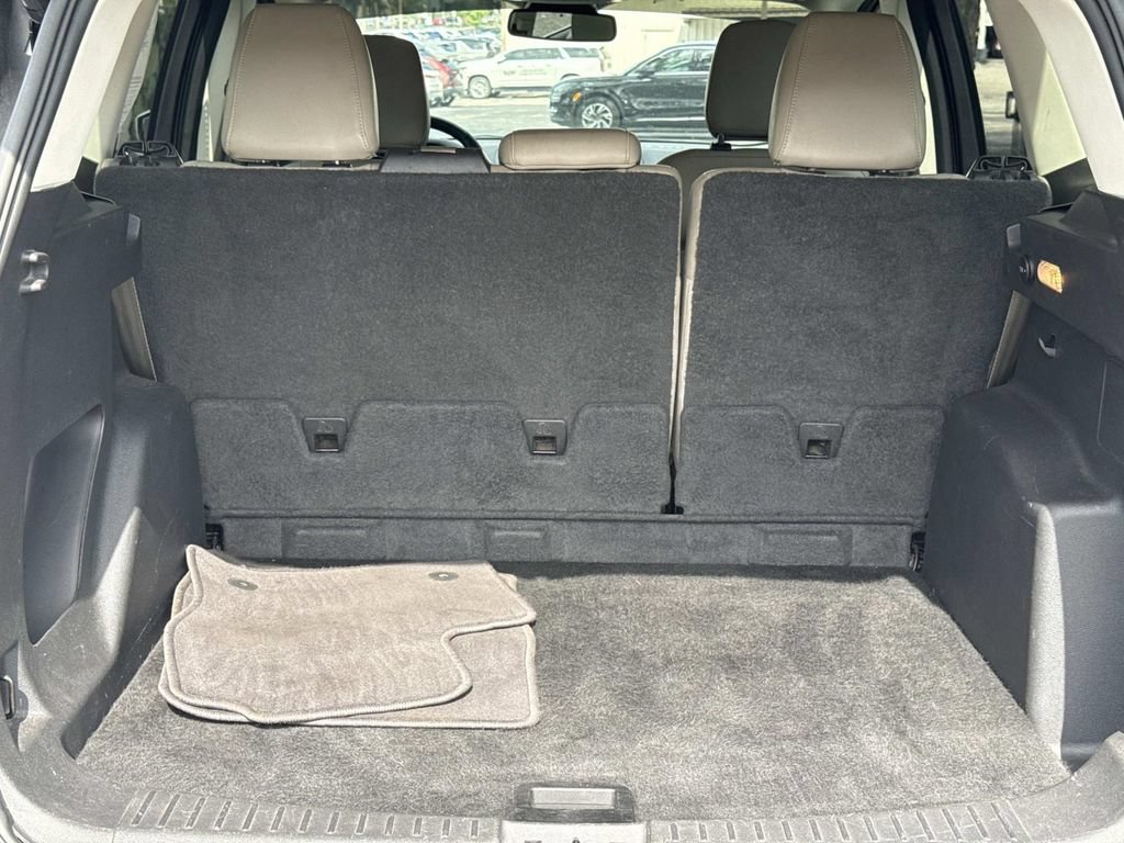 Used 2018 Ford Escape SEL w/ Ford Safe & Smart Package FWD image 11