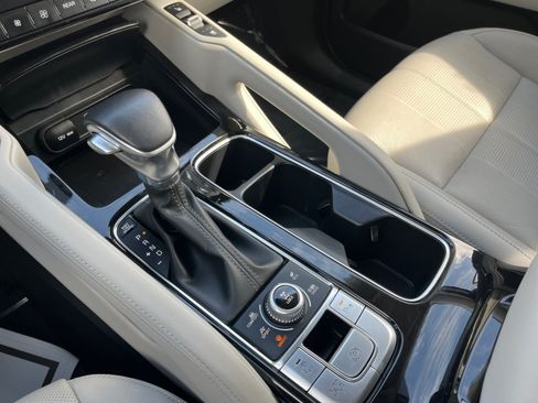 Used 2023 Kia Telluride EX w/ EX Captain's Chair Package AWD/4WD image 14