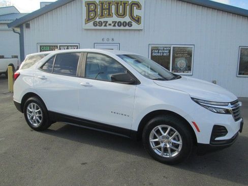 Used 2022 Chevrolet Equinox LS w/ LS Convenience Package image 1