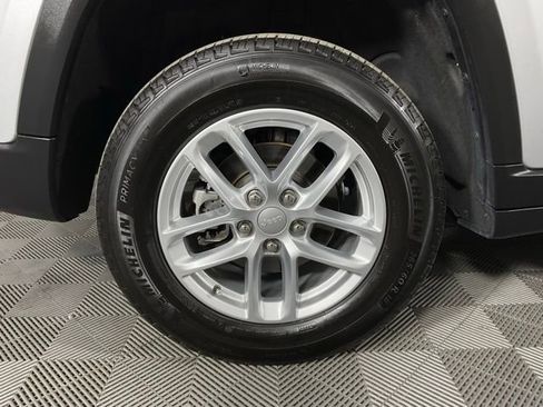 Used 2024 Jeep Grand Cherokee Laredo X w/ Luxury Tech Group I image 10