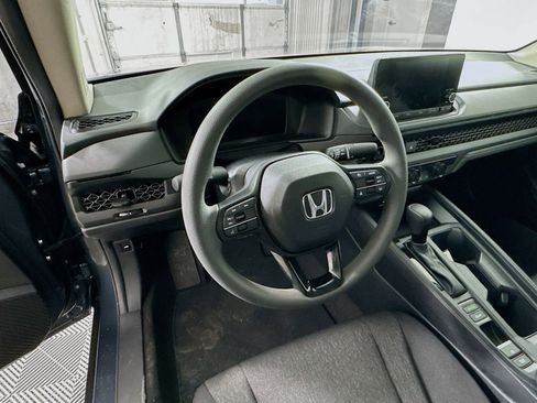 Used 2025 Honda Accord LX image 9