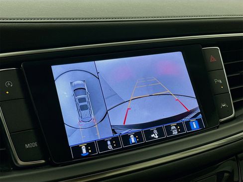 Used 2024 Buick Enclave Avenir w/ Avenir Technology Package image 15